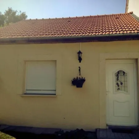 Ferienhaus A Etain, Inclus, Proche Verdun Avec Terrasse Et Parking - Fr-1-585-3 *