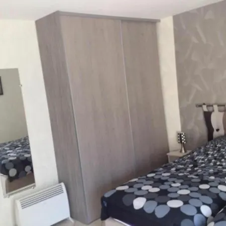 A Etain, Inclus, Proche Verdun Avec Terrasse Et Parking - Fr-1-585-3 Étain