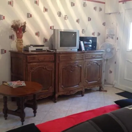 Ferienhaus A Etain, Inclus, Proche Verdun Avec Terrasse Et Parking - Fr-1-585-3