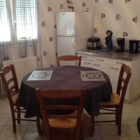 A Etain, Inclus, Proche Verdun Avec Terrasse Et Parking - Fr-1-585-3 Country house *