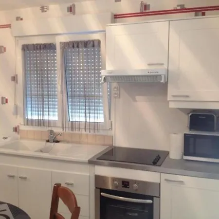 A Etain, Inclus, Proche Verdun Avec Terrasse Et Parking - Fr-1-585-3